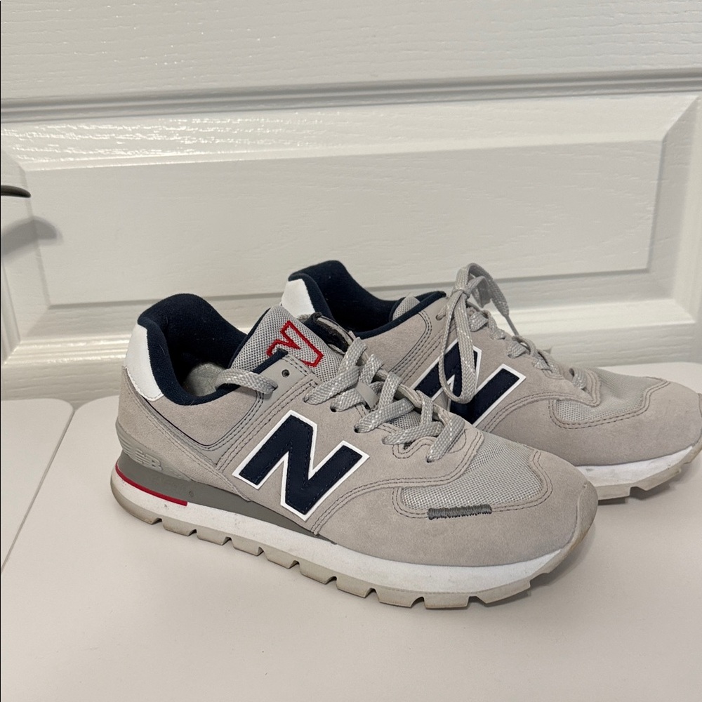 New Balance Men's Gray and Navy Sneakers